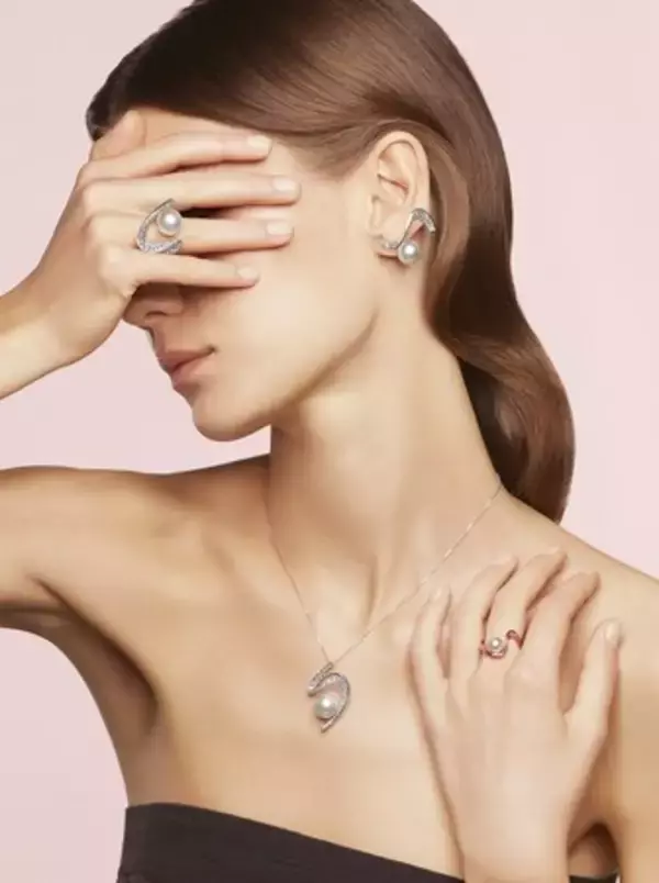 「TASAKIクリエイティブ ディレクター、プラバル・グルンが手がける「TASAKI Atelier」ラインに新作登場」の画像