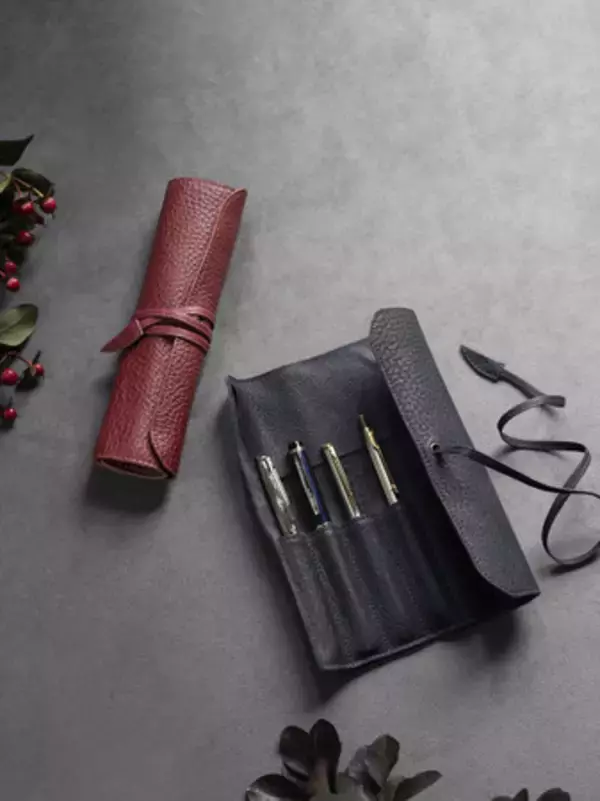 「土屋鞄からロングセラーシリーズ「トーンオイルヌメ」に秋冬の季節を楽しむ2色の限定色が登場」の画像