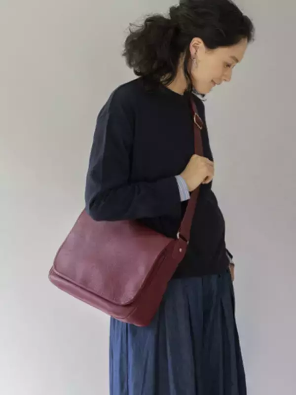 「土屋鞄からロングセラーシリーズ「トーンオイルヌメ」に秋冬の季節を楽しむ2色の限定色が登場」の画像