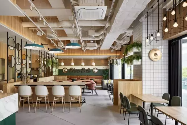 「横浜みなとみらいのThe Blue Bellで秋の味覚、きのこや栗を味わう季節限定メニューが登場」の画像