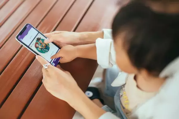 「モデル・忍舞さんの「Spotify Kids」で楽しむ親子時間。キッズ向けプレイリストで、もっとハッピーに」の画像
