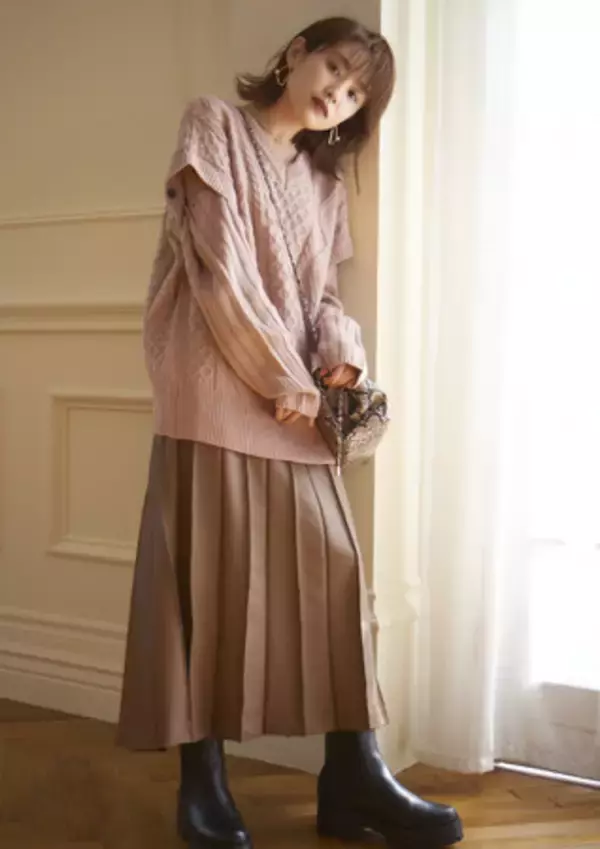 「女優・モデル 高橋 愛が自ら出演! VisdesuAidesuがコラボアイテムをライブコマースで先行発売」の画像