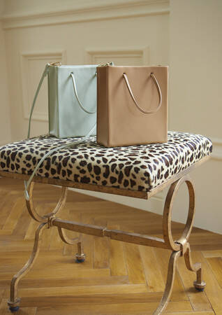 女優・モデル 高橋 愛が自ら出演! VisdesuAidesuがコラボアイテムをライブコマースで先行発売