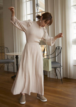 女優・モデル 高橋 愛が自ら出演! VisdesuAidesuがコラボアイテムをライブコマースで先行発売