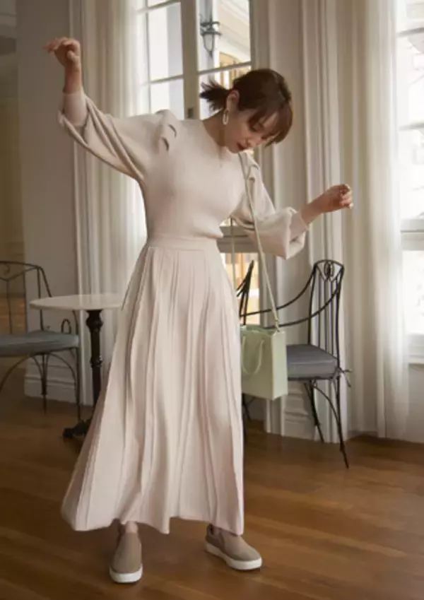 「女優・モデル 高橋 愛が自ら出演! VisdesuAidesuがコラボアイテムをライブコマースで先行発売」の画像