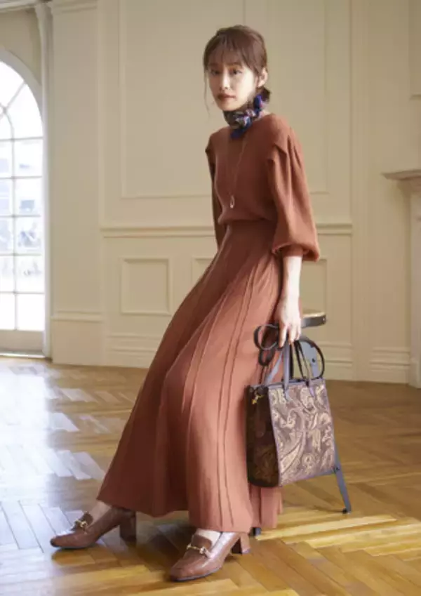 「女優・モデル 高橋 愛が自ら出演! VisdesuAidesuがコラボアイテムをライブコマースで先行発売」の画像