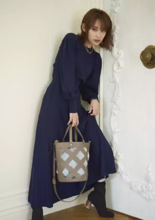 「女優・モデル 高橋 愛が自ら出演! VisdesuAidesuがコラボアイテムをライブコマースで先行発売」の画像