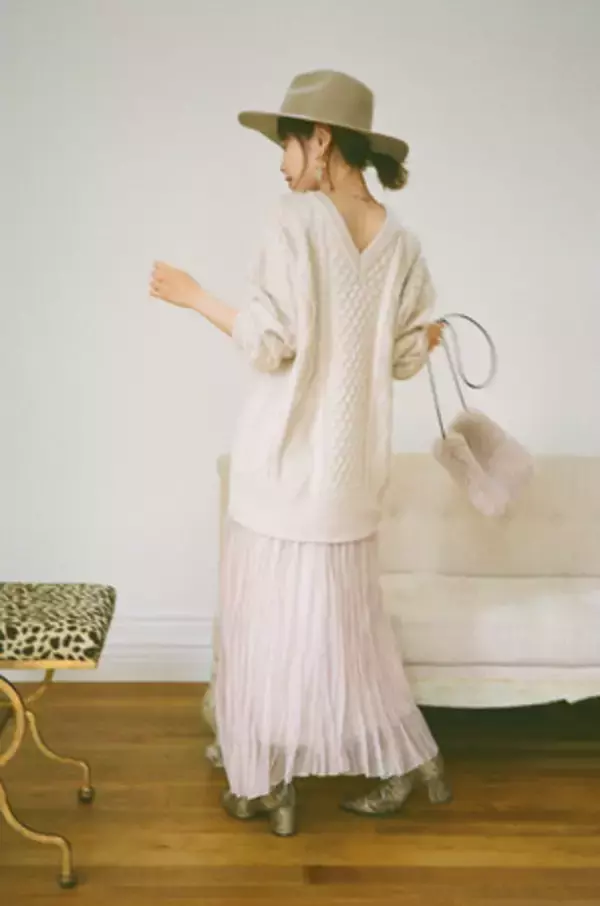 「女優・モデル 高橋 愛が自ら出演! VisdesuAidesuがコラボアイテムをライブコマースで先行発売」の画像