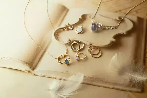 「アガットから大空へはばたく羽をモチーフにした2020冬の新作コレクションが登場」の画像