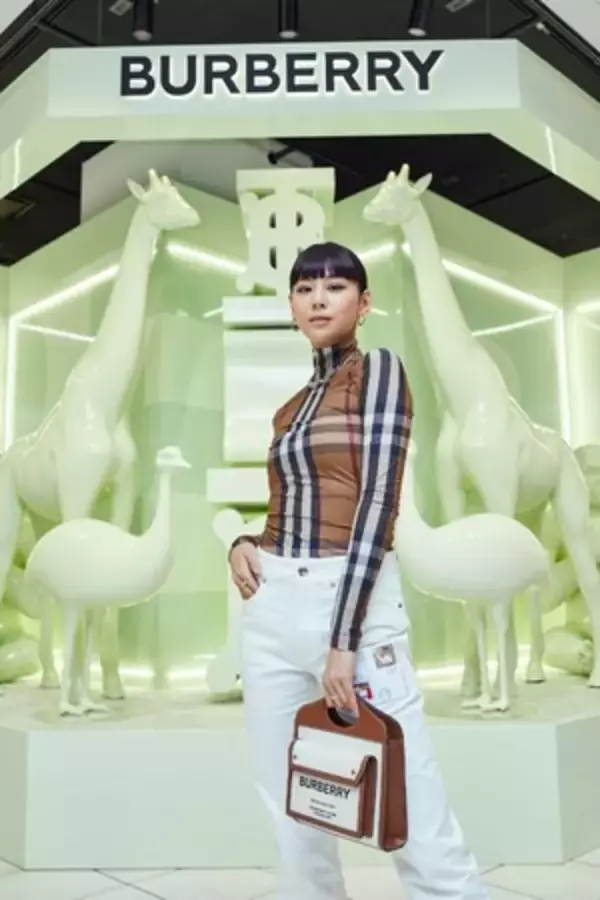 「バーバリーが新作レザーグッズにフィーチャーしたポップアップ「バーバリー アニマルキングダム」を伊勢丹新宿店で開催」の画像