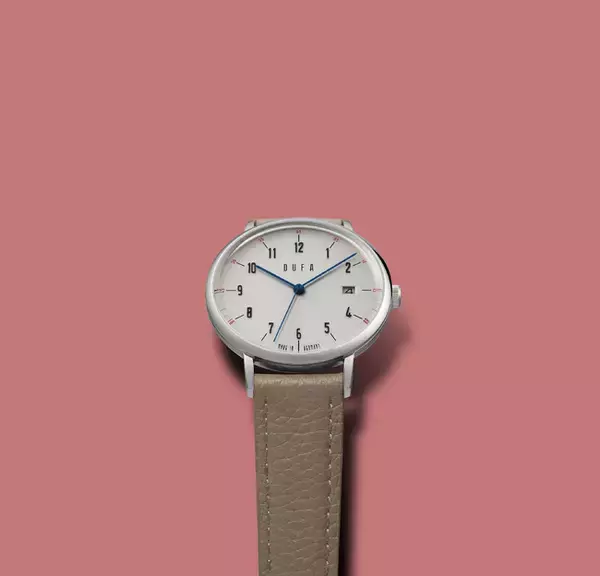 「視認性の高いアラビア数字のインデックス。ドイツの腕時計ブランド「ドゥッファ」からシンプルな機械式時計が登場」の画像