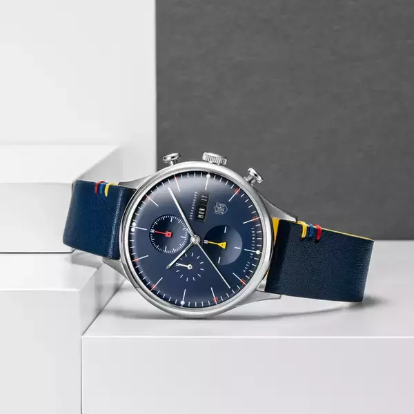 「視認性の高いアラビア数字のインデックス。ドイツの腕時計ブランド「ドゥッファ」からシンプルな機械式時計が登場」の画像