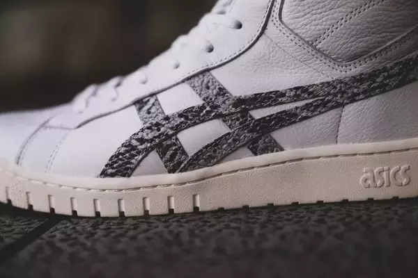 「パイソン柄が一層高級感を漂わせる仕上がりに。atmosがカラー提案したASICS SportStyle GEL-PTG登場」の画像