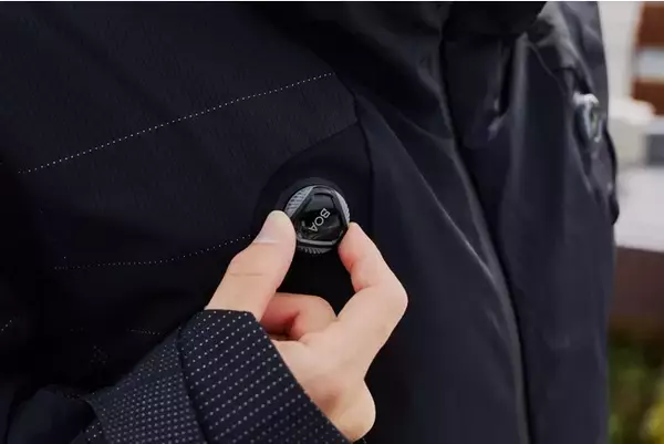 「atmosから日本国内34着限定リリース、デサントのスキージャケット発売」の画像