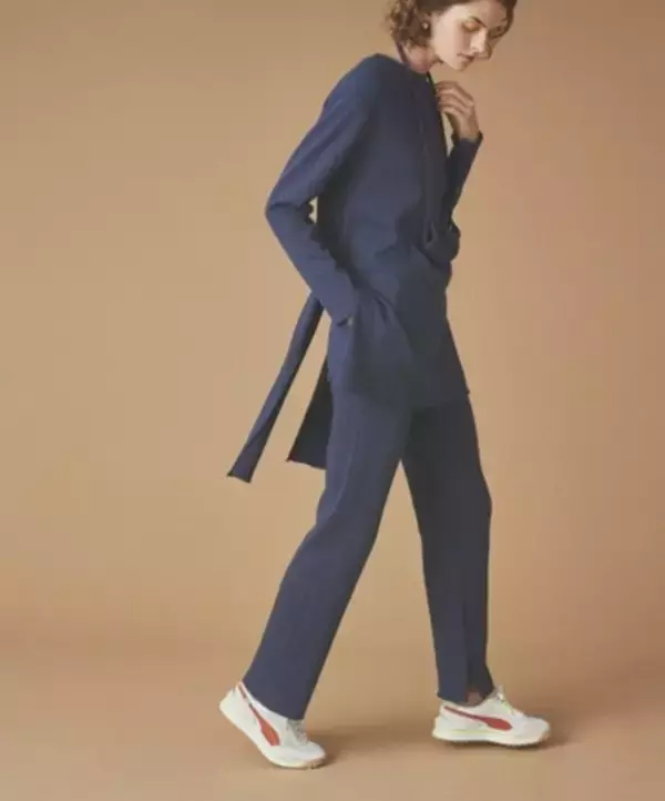 「クラシックなデザインも程よくスポーティーな印象に。emmiからプーマ別注スニーカー発売」の画像