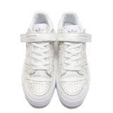 「1984年誕生のバスケットボールシューズ「FORUM LOW」の別注モデルがアトモスから登場」の画像5