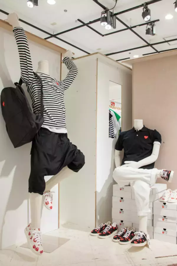 「プレイ・コムデギャルソン、新宿伊勢丹で新作披露。限定アイテム盛りだくさん」の画像