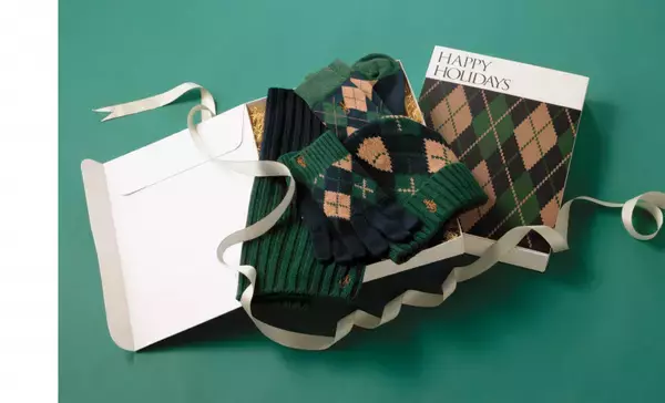 「ユニクロ×JW ANDERSON、初のホリデーコレクションを発売。ヒートテック素材の冬小物を展開」の画像