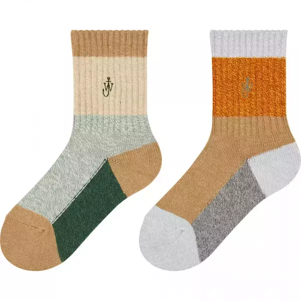 「ユニクロ×JW ANDERSON、初のホリデーコレクションを発売。ヒートテック素材の冬小物を展開」の画像