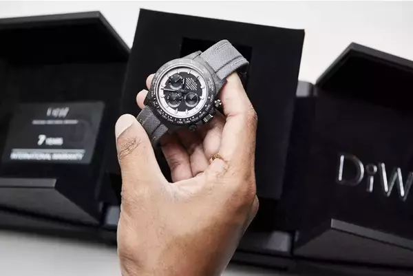 「カスタム時計メーカー「DIW」のROLEX DAYTONAのカスタムモデル「CREAM INVERT」入荷」の画像