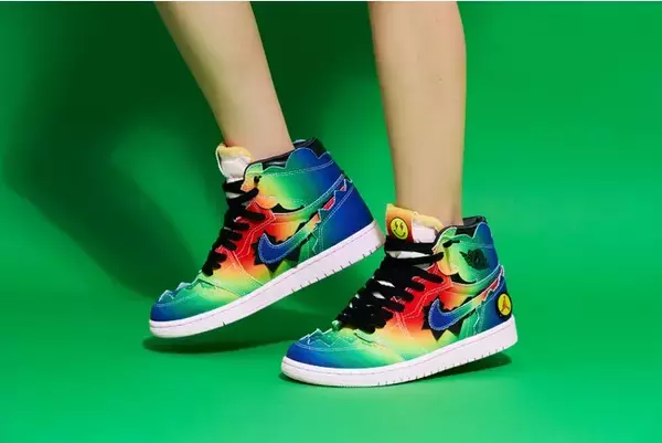 「コロンビア出身のシンガーソングライター J・バルヴィンとコラボした特別なAJ1がatmos pinkに登場」の画像