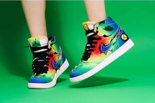 「コロンビア出身のシンガーソングライター J・バルヴィンとコラボした特別なAJ1がatmos pinkに登場」の画像