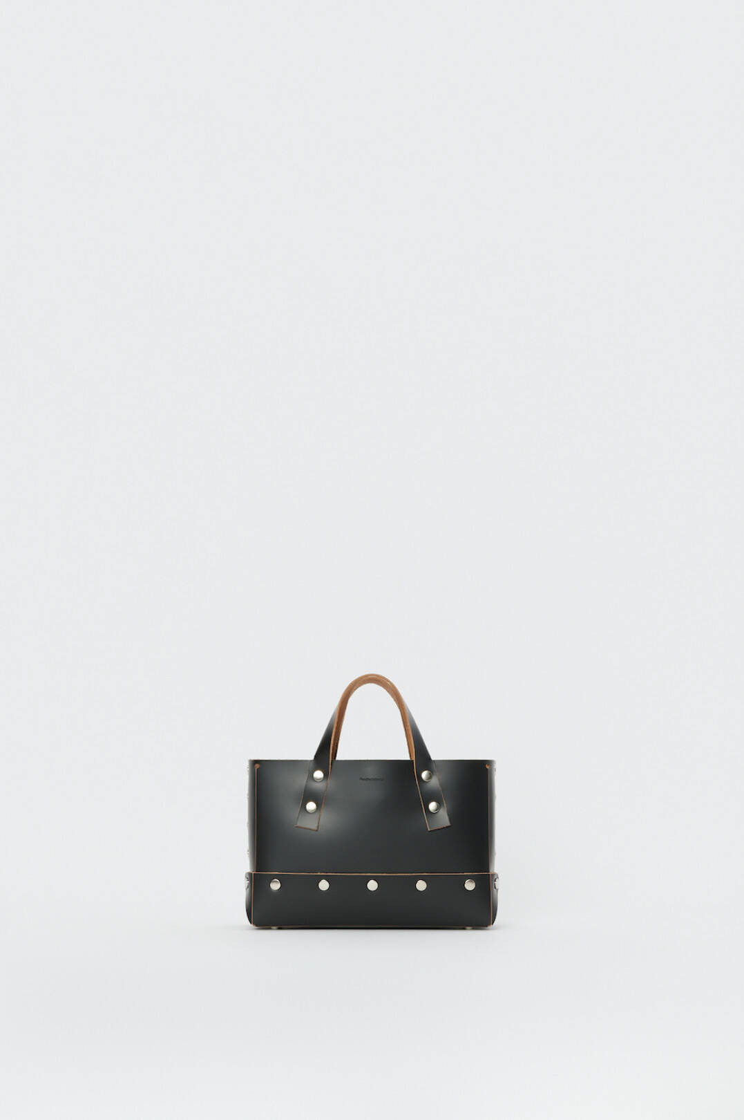 エンダースキーマの2021年冬春コレクション、新しいシーズンタームで展開される多様なシューズやバッグ