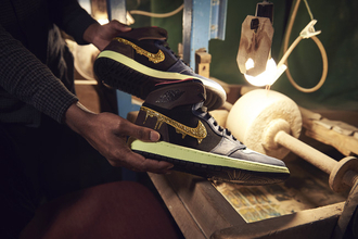 スチュリートの人気コレクションからAJ1 Retro High OG Bio Hackをベースにしたカスタムモデルが発売