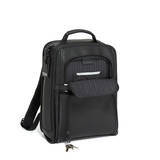 「経年変化を楽しめるイタリア製のコーテッドキャンバスを使用。トゥミから日本限定コレクションが登場」の画像2