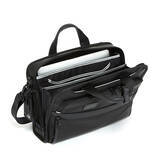 「経年変化を楽しめるイタリア製のコーテッドキャンバスを使用。トゥミから日本限定コレクションが登場」の画像3