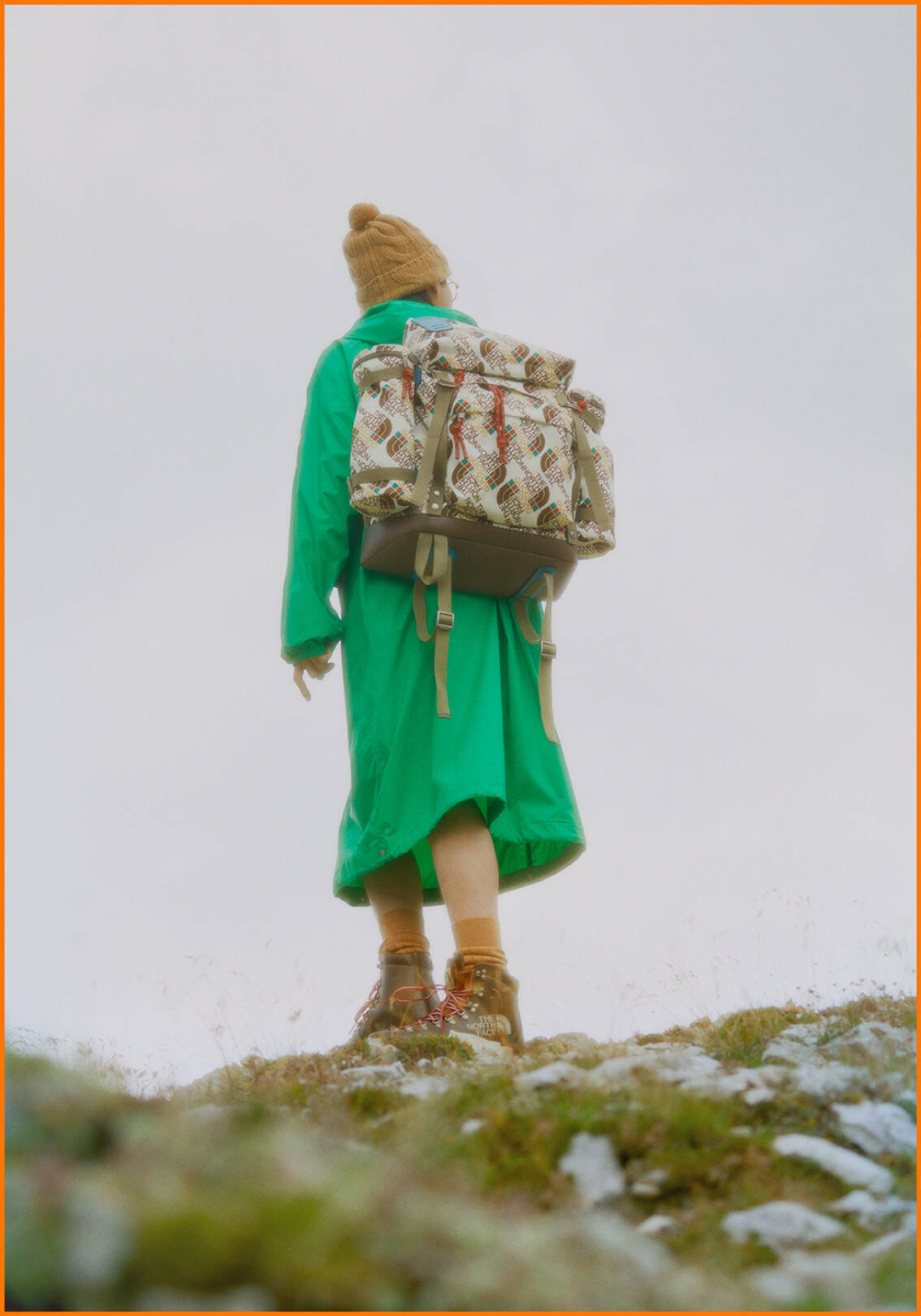 ザ・ノース・フェイス×グッチ、メンズ&ウィメンズのウェアやアクセサリーからアウトドアグッズまで