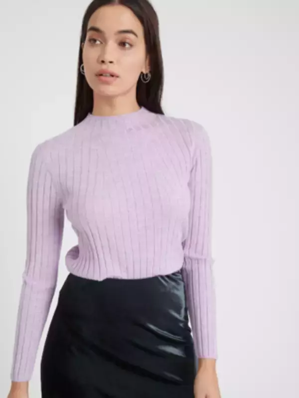 「冬の装いをカラーニットでぐっとアップ! ギフトにもおすすめのバナリパのセーターコレクション」の画像