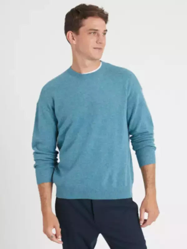 「冬の装いをカラーニットでぐっとアップ! ギフトにもおすすめのバナリパのセーターコレクション」の画像