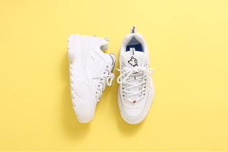 アトモスと渋谷区公認スーベニア事業「SHIBUKUROプロジェクト」とのコラボ第4弾は『FILA』のスニーカー