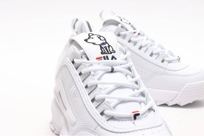 アトモスと渋谷区公認スーベニア事業「SHIBUKUROプロジェクト」とのコラボ第4弾は『FILA』のスニーカー