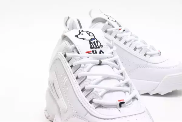 「アトモスと渋谷区公認スーベニア事業「SHIBUKUROプロジェクト」とのコラボ第4弾は『FILA』のスニーカー」の画像