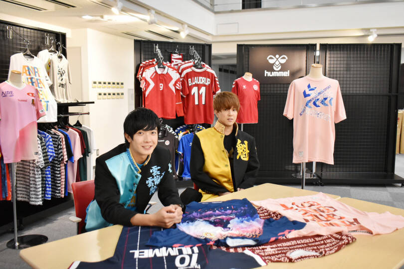 ヒュンメルとボイメンがコラボ! 日本テレビ「ポシュレ」でジャージとTシャツの4アイテムを発売