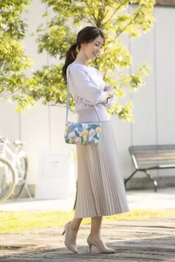 「春の到来にふさわしい、やさしく華やかな新柄。銀座三越でフェイラーのポップアップショップを開催」の画像