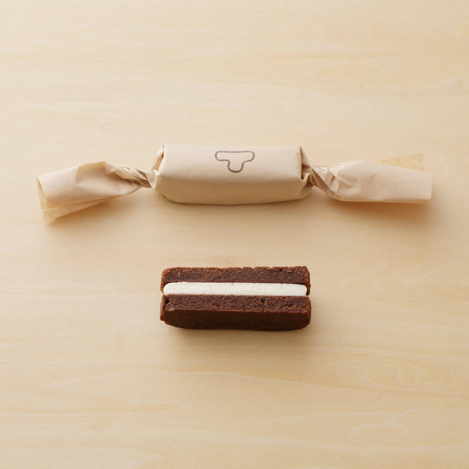 トラヤカフェ・あんスタンドのバレンタイン。チョコレートとプラリネノワゼットのあんペーストも