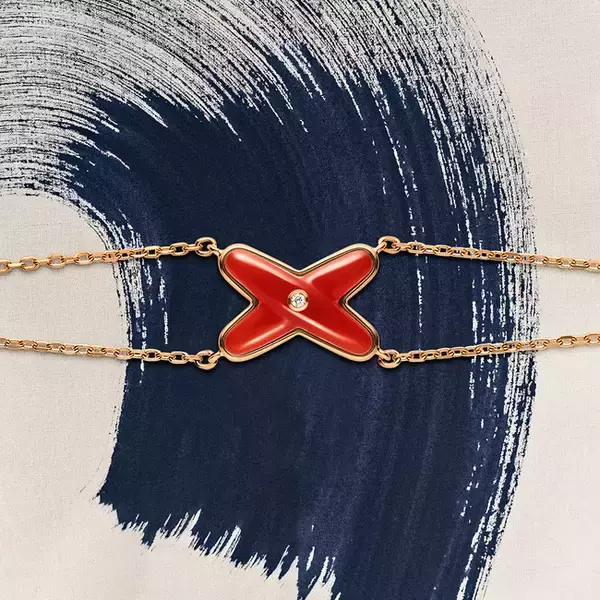 「シックな色合いのカーネリアンでいつもの印象をアップデート。ショーメのリアンコレクションに新作が登場」の画像