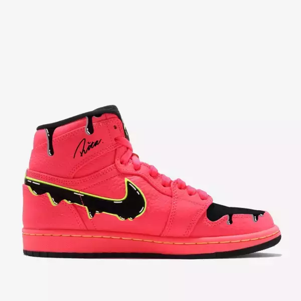 「カスタムスニーカーのスチュリートから日本未発売のAJ1「HOT PUNCH」をベースにした新作発売」の画像