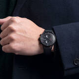 「ドゥッファの名作「ファン・ デル・ローエ・バルセロナ・クロノ」から無駄をそぎ落としたブラックカラーの新作が登場」の画像2