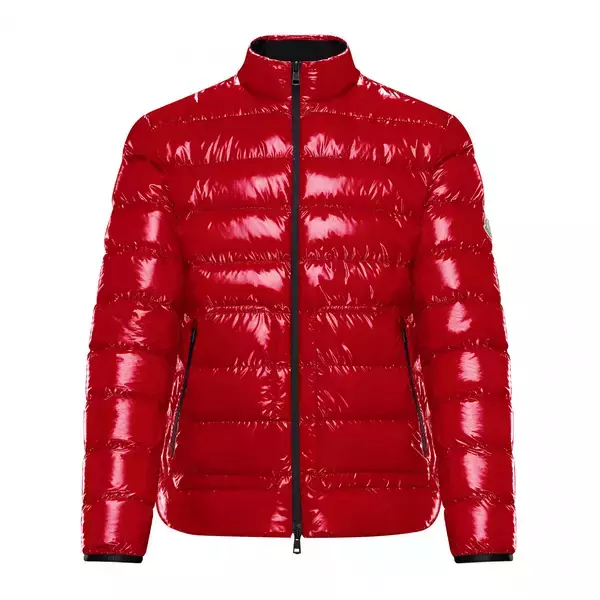 「モンクレール 2021春夏メンズ「HOLDING COURT」コレクション、新素材を用いた魅惑的なエフェクト」の画像