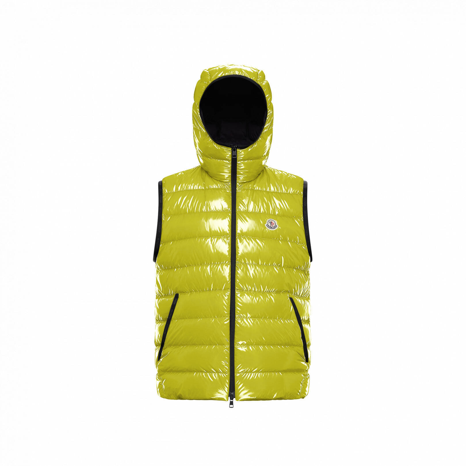 モンクレール 2021春夏メンズ「HOLDING COURT」コレクション、新素材を用いた魅惑的なエフェクト