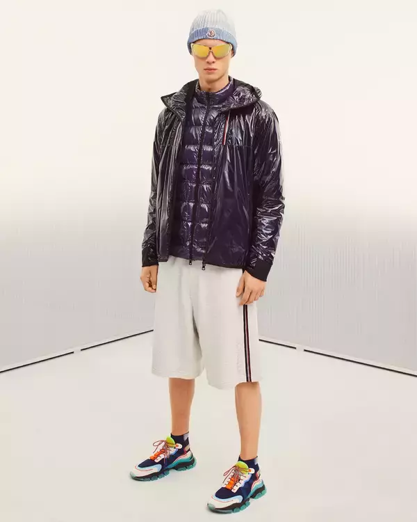 「モンクレール 2021春夏メンズ「HOLDING COURT」コレクション、新素材を用いた魅惑的なエフェクト」の画像