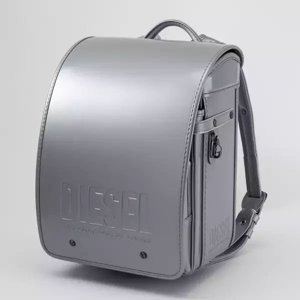 「斬新なデザインとクールなカラーリングが魅力。ディーゼルの2022年新作ランドセルコレクション」の画像