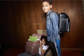 斬新なデザインとクールなカラーリングが魅力。ディーゼルの2022年新作ランドセルコレクション