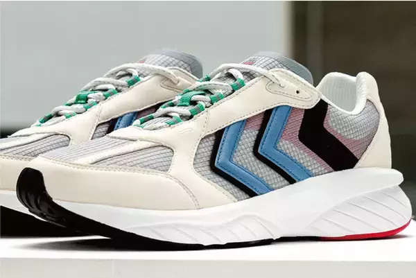 「世界限定の「REACH LX 6000 ARCHIVE」が金沢のhummel×WAYZ by zweigenコンセプトショップで限定発売」の画像