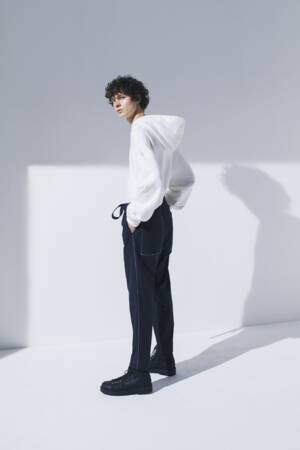 上質な素材でタイムレスな一枚を追求。新時代のコンテンポラリーブランド「velvet BY STERNBERG」がデビュー