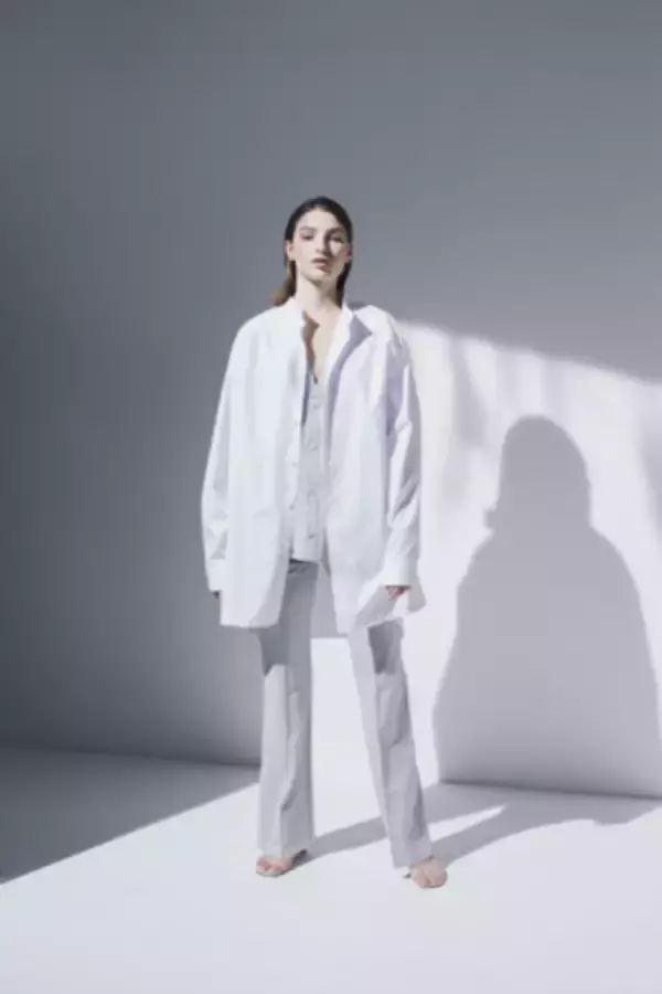 「上質な素材でタイムレスな一枚を追求。新時代のコンテンポラリーブランド「velvet BY STERNBERG」がデビュー」の画像